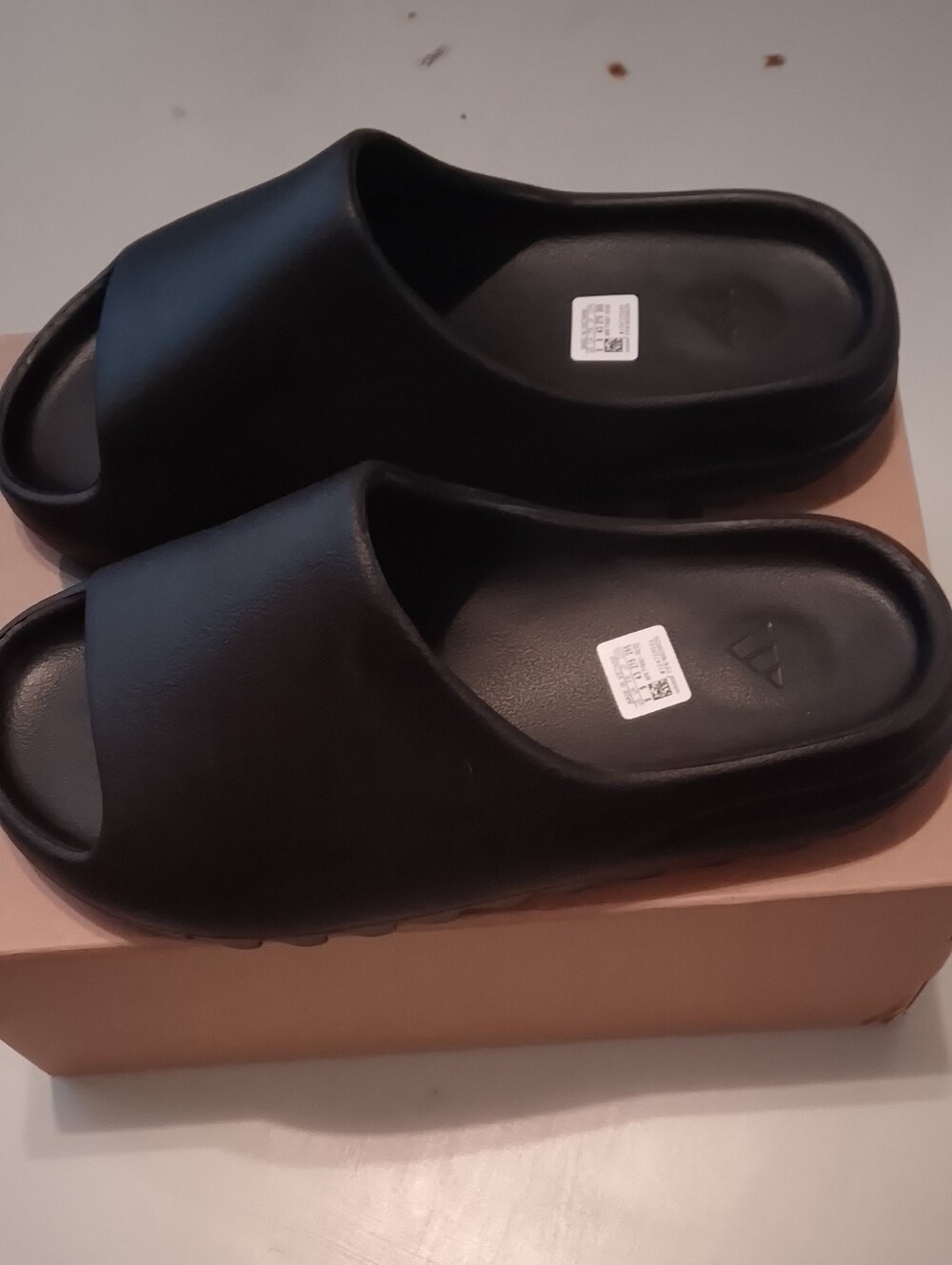 BNIB ADIDAS YEEZY SLIDES